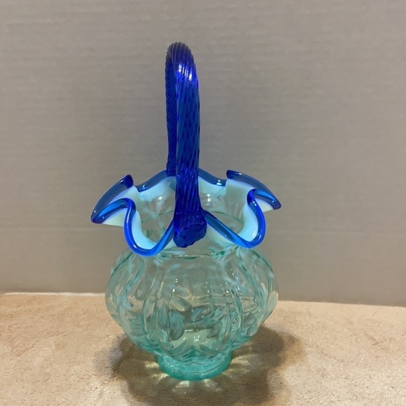 Fenton green and white iridescent glass cobalt crest signed basket - Picture 4 of 7